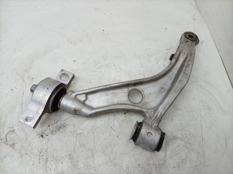 Recambio de brazo suspension inferior delantero derecho para lexus is iii (_e3_) 300h (ave30_) referencia OEM IAM  4862053070 