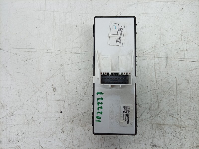 Recambio de mando elevalunas delantero izquierdo para kia sportage v (nq5) 1.6 t-gdi referencia OEM IAM  93571R2300 