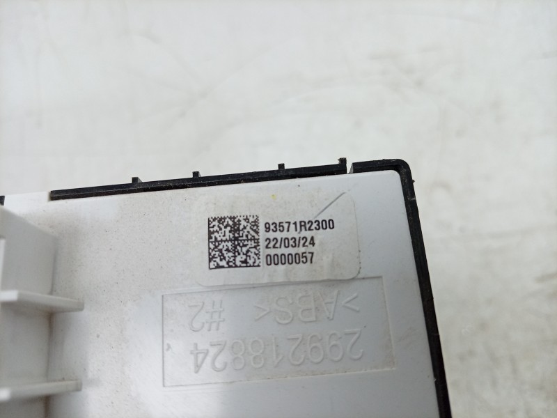 Recambio de mando elevalunas delantero izquierdo para kia sportage v (nq5) 1.6 t-gdi referencia OEM IAM  93571R2300 