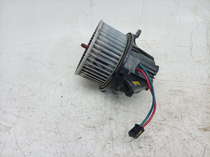 Recambio de ventilador calefaccion para porsche panamera diesel referencia OEM IAM  97057392201 
