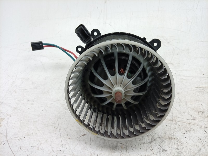 Recambio de ventilador calefaccion para porsche panamera diesel referencia OEM IAM  97057392201 