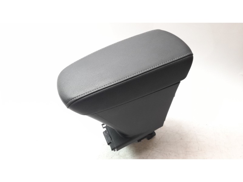 Recambio de apoyabrazos central para opel corsa f 1.2 referencia OEM IAM 9830208680  