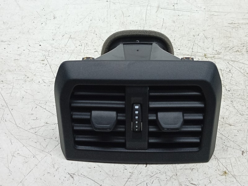 Recambio de rejilla aireadora para bmw 1 (f40) 118 d referencia OEM IAM  6828272 