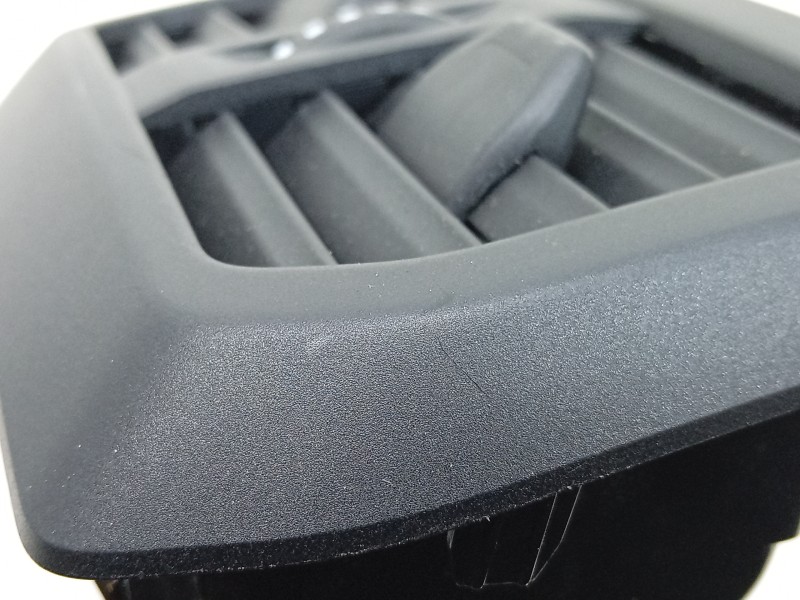 Recambio de rejilla aireadora para bmw 1 (f40) 118 d referencia OEM IAM  6828272 