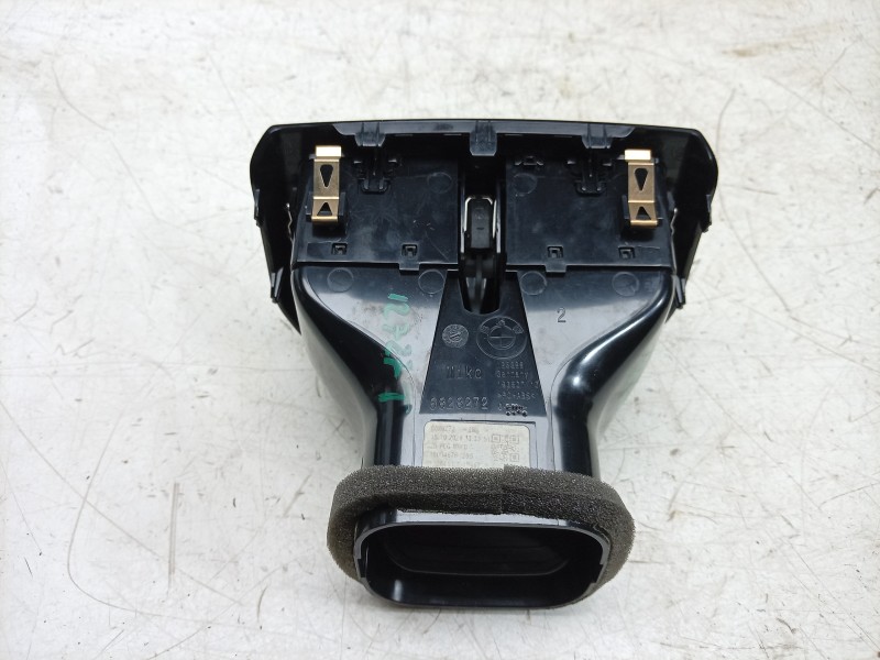 Recambio de rejilla aireadora para bmw 1 (f40) 118 d referencia OEM IAM  6828272 