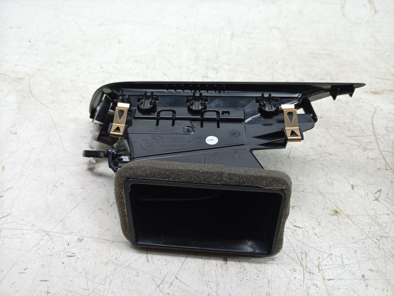 Recambio de aireador izquierdo para bmw 1 (f40) 118 d referencia OEM IAM  6823189 