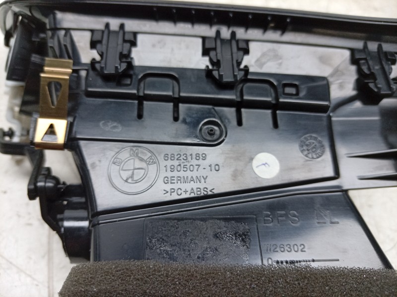 Recambio de aireador izquierdo para bmw 1 (f40) 118 d referencia OEM IAM  6823189 