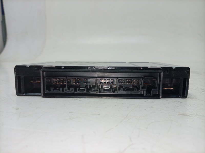 Recambio de caja reles / fusibles para lexus is iii (_e3_) 300h (ave30_) referencia OEM IAM  8264453010 