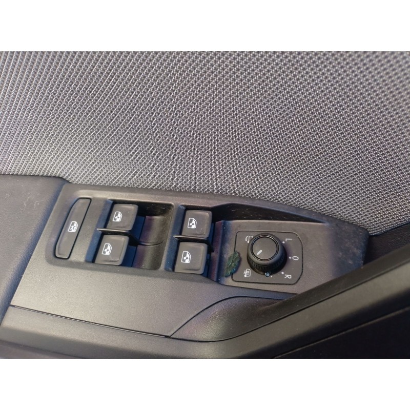 Recambio de mando elevalunas delantero izquierdo para seat leon 1.5 etsi 85 kw (kl) referencia OEM IAM   