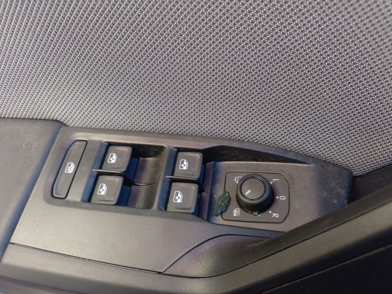 Recambio de mando elevalunas delantero izquierdo para seat leon 1.5 etsi 85 kw (kl) referencia OEM IAM   