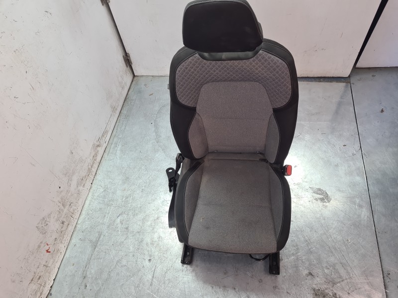 Recambio de asiento delantero derecho para renault clio v (b7_) tce 90 (b7mt) referencia OEM IAM  876207776R 