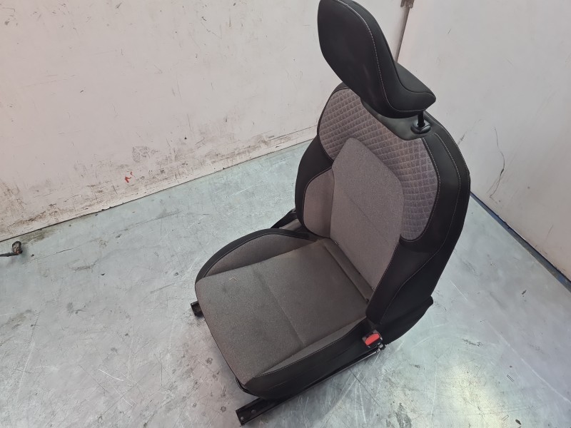 Recambio de asiento delantero derecho para renault clio v (b7_) tce 90 (b7mt) referencia OEM IAM  876207776R 
