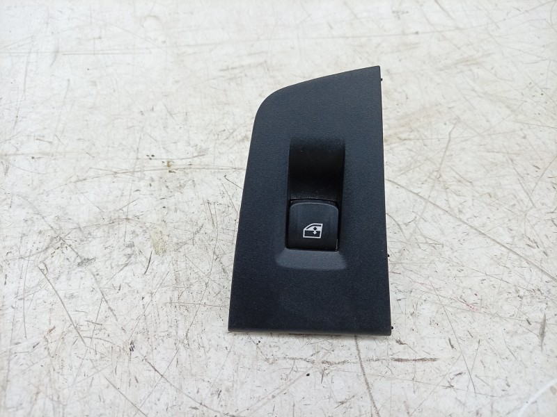 Recambio de mando elevalunas delantero derecho para bmw 1 (f40) 118 d referencia OEM IAM 61317950756 7950756 
