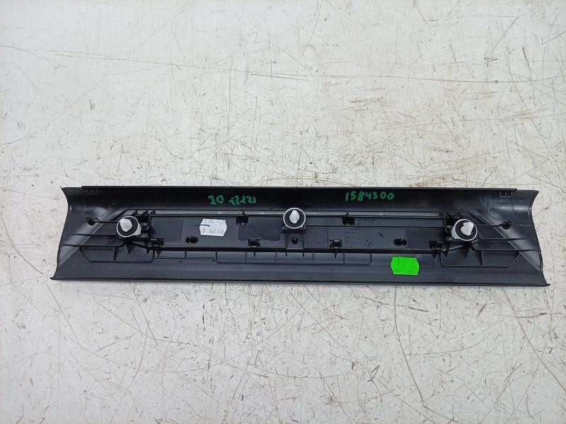 Recambio de moldura para bmw 1 (f40) 118 d referencia OEM IAM  51477469183 