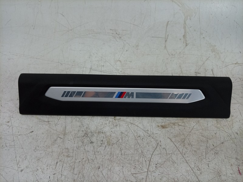 Recambio de moldura para bmw 1 (f40) 118 d referencia OEM IAM  51477469183 