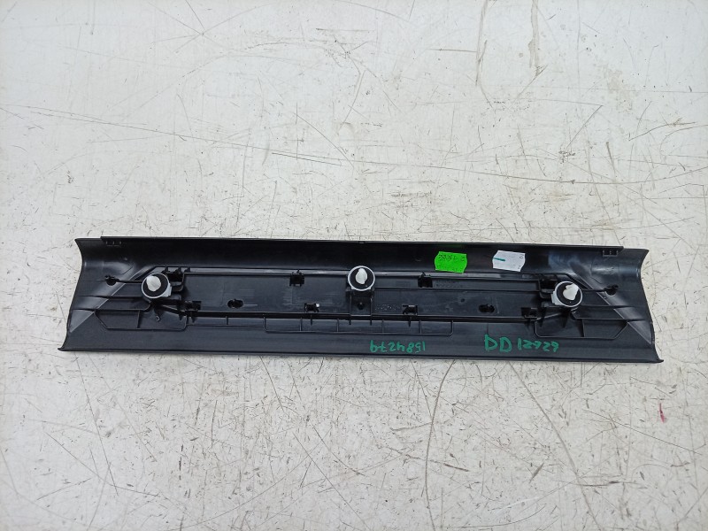 Recambio de moldura para bmw 1 (f40) 118 d referencia OEM IAM  51477469183 