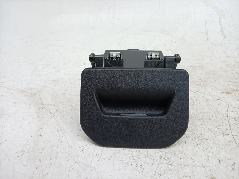 Recambio de guantera para bmw 1 (f40) 118 d referencia OEM IAM  6823240 