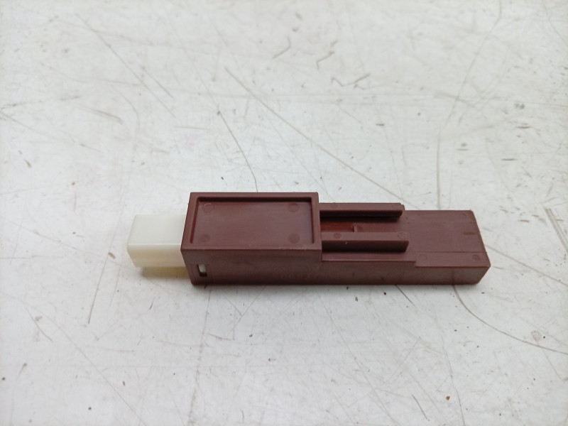 Recambio de amplificador de antena para toyota rav4 hybrid 4x2 advance referencia OEM IAM  899A047010 