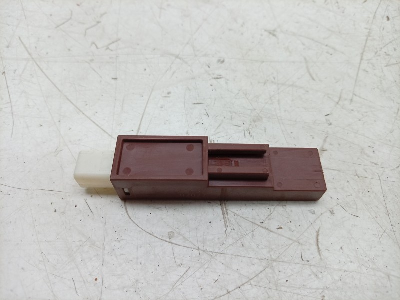 Recambio de amplificador de antena para toyota rav4 hybrid 4x2 advance referencia OEM IAM  899A047010 