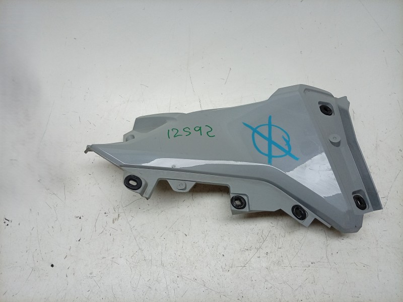 Recambio de carenado delantero derecho para honda nc nc 750 x (rh09) referencia OEM IAM  83521MKWD00 