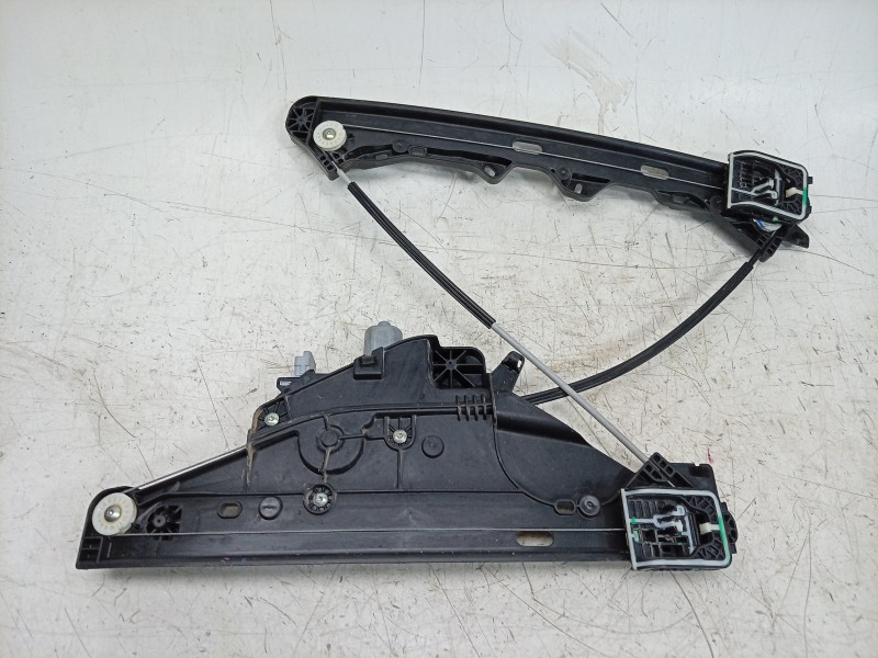 Recambio de elevalunas delantero derecho para peugeot 2008 ii (ud_, us_, uy_, uj_, ur_, uc_) 1.2 puretech 100 referencia OEM IAM