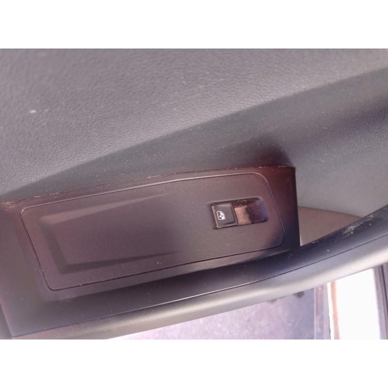 Recambio de mando elevalunas trasero izquierdo para volkswagen t-roc (a11, d11) 1.0 tsi referencia OEM IAM   