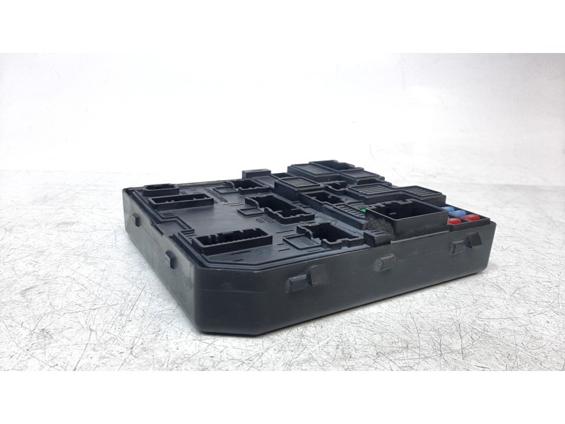 Recambio de caja reles / fusibles para nissan pulsar (c13) acenta referencia OEM IAM 284B73ZL0A  