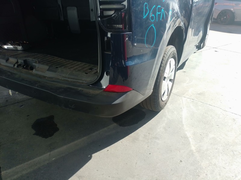 Recambio de paragolpes trasero para volkswagen caravelle t7 2.5 ehybrid referencia OEM IAM   