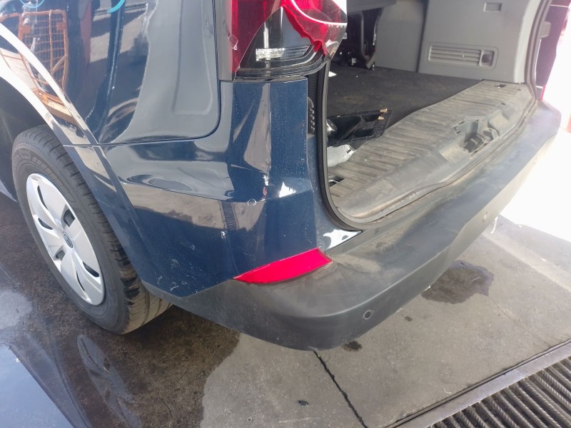 Recambio de paragolpes trasero para volkswagen caravelle t7 2.5 ehybrid referencia OEM IAM   