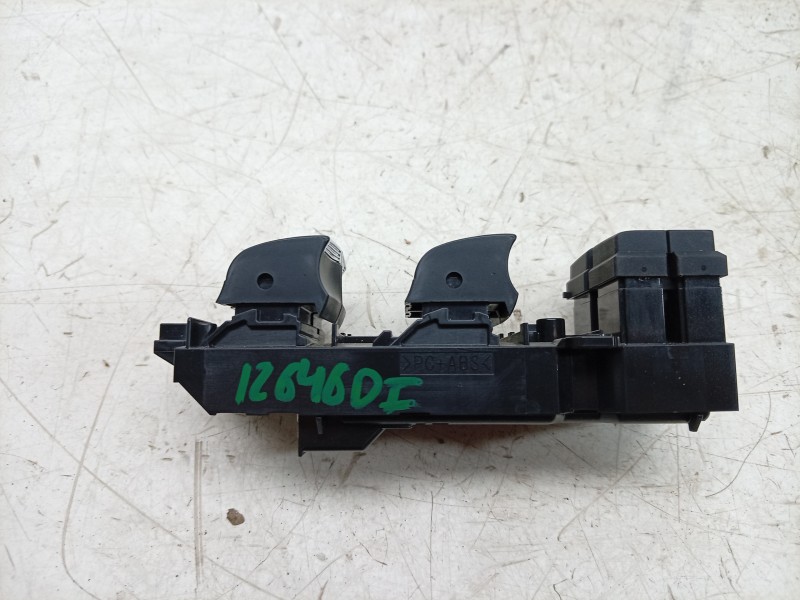 Recambio de mando elevalunas delantero izquierdo para toyota rav 4 v (_a5_, _h5_) 2.5 hybrid (axah52) referencia OEM IAM 8404042