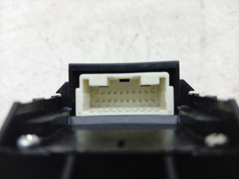 Recambio de mando elevalunas delantero izquierdo para toyota rav 4 v (_a5_, _h5_) 2.5 hybrid (axah52) referencia OEM IAM 8404042