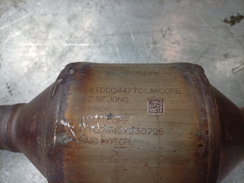Recambio de tubo escape central para mg zs suv (azs1) 1.5 vti referencia OEM IAM  11102842 