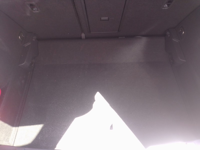Recambio de alfombra maletero para volkswagen t-roc (a11, d11) 1.5 tsi referencia OEM IAM   