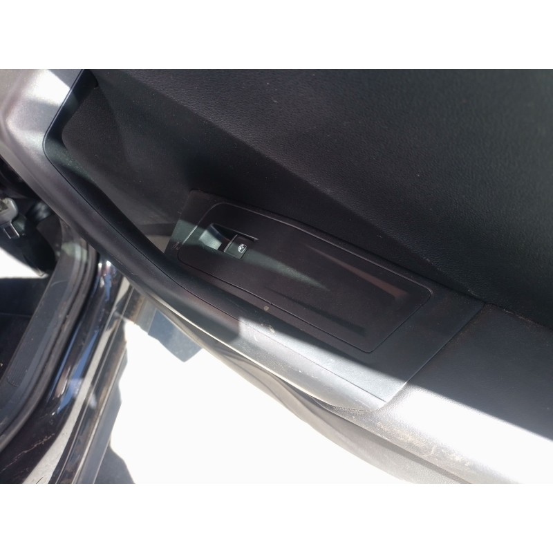 Recambio de mando elevalunas trasero derecho para volkswagen t-roc (a11, d11) 1.5 tsi referencia OEM IAM   
