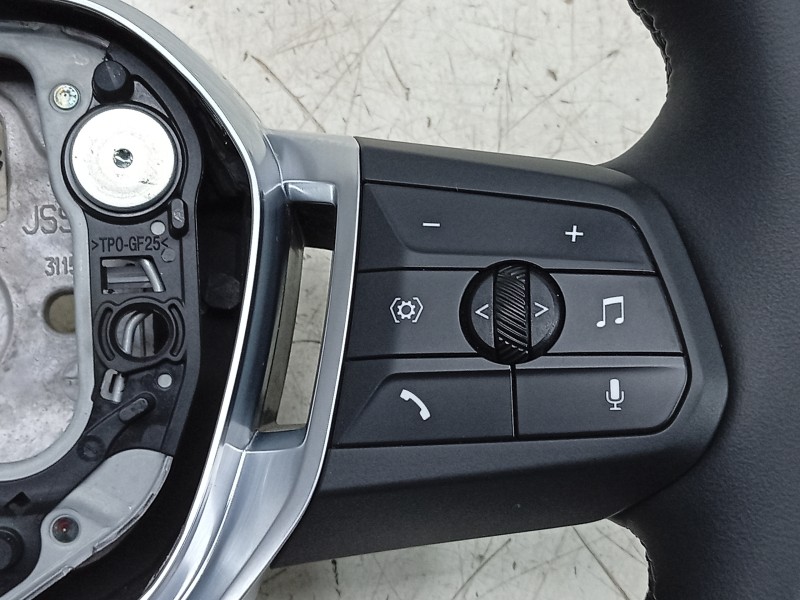 Recambio de volante para bmw 1 118 d f70 referencia OEM IAM  32305B3B7E7 