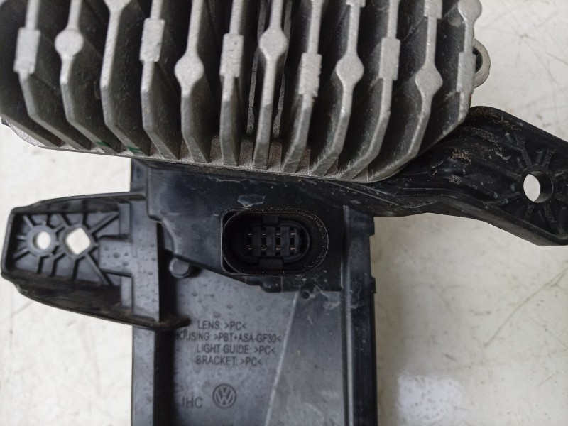 Recambio de faro antiniebla derecho para volkswagen t-roc (a11, d11) 1.5 tsi referencia OEM IAM  2GA941056M 