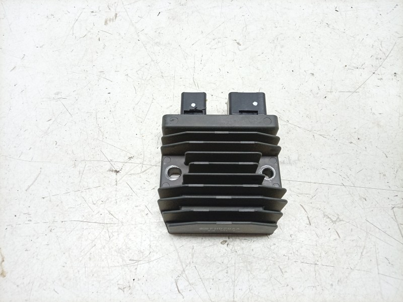 Recambio de regulador de corriente para honda nc nc 750 x (rh09) referencia OEM IAM FH028AA FH028AA 