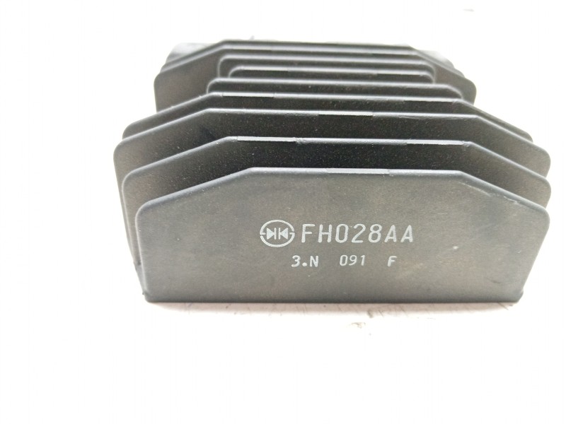 Recambio de regulador de corriente para honda nc nc 750 x (rh09) referencia OEM IAM FH028AA FH028AA 