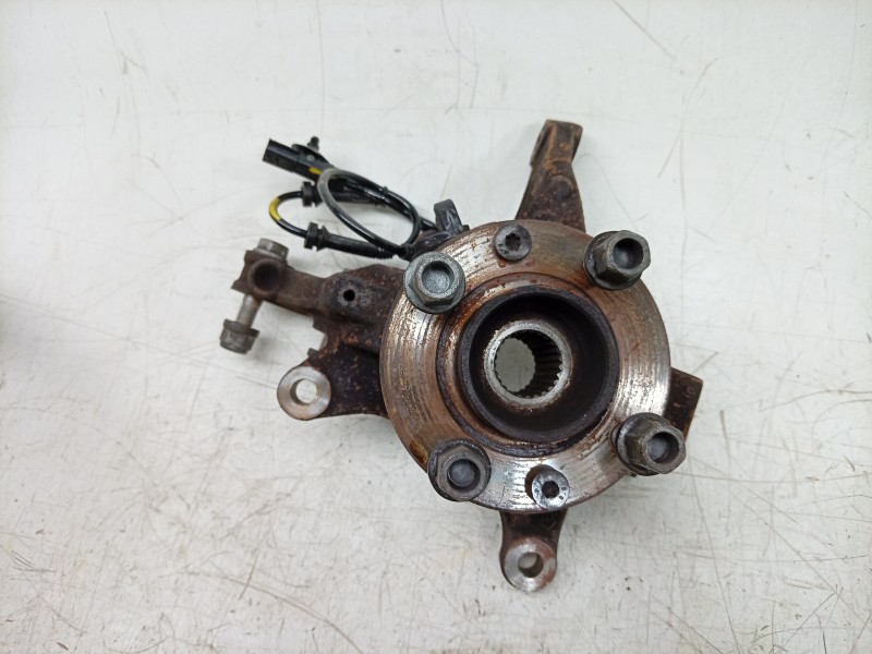 Recambio de mangueta delantera izquierda para dacia dokker 1.5 dci diesel fap cat referencia OEM IAM  400110096R 