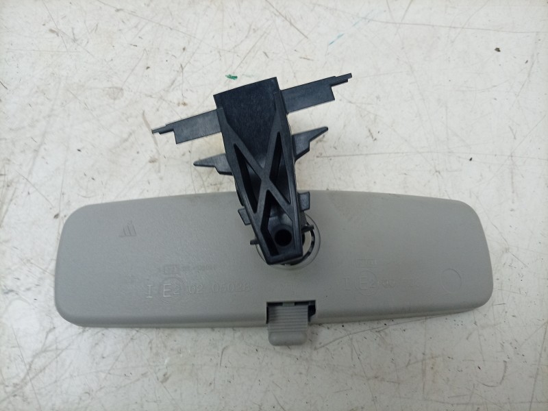 Recambio de retrovisor interior para dacia sandero iii 1.0 tce 90 eco-g referencia OEM IAM  963215095R 
