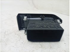 Recambio de aireador izquierdo para dacia sandero iii 1.0 tce 90 eco-g referencia OEM IAM  687613010R  2