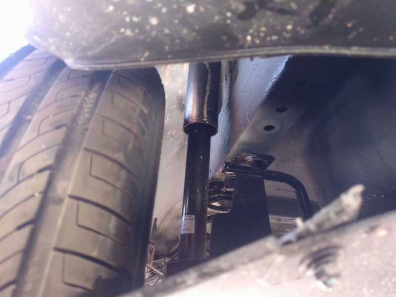 Recambio de amortiguador trasero izquierdo para dacia spring referencia OEM IAM   