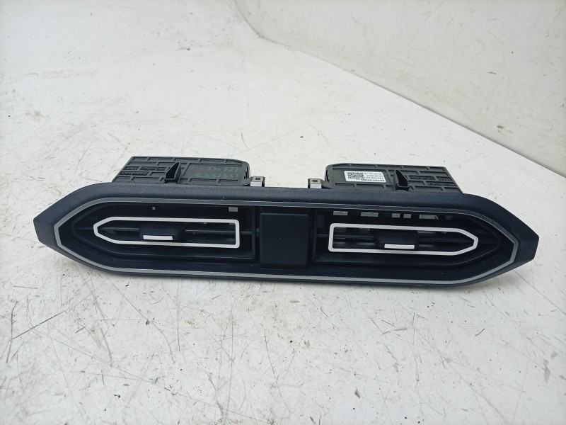 Recambio de aireador central para dacia sandero iii 1.0 tce 90 eco-g referencia OEM IAM  687601008R 