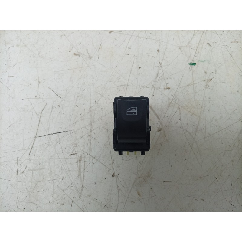 Recambio de mando elevalunas delantero derecho para dacia sandero iii 1.0 tce 90 eco-g referencia OEM IAM  254116439R 