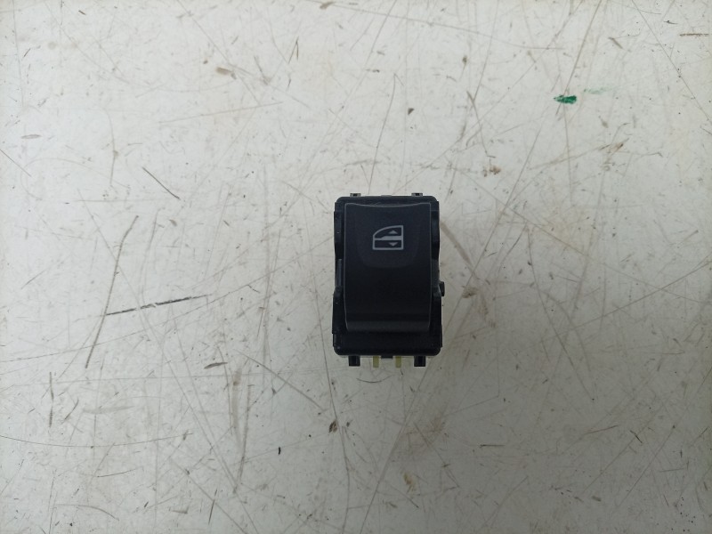 Recambio de mando elevalunas delantero derecho para dacia sandero iii 1.0 tce 90 eco-g referencia OEM IAM  254116439R 