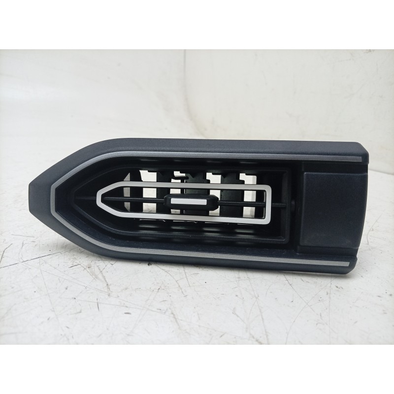 Recambio de aireador derecho para dacia sandero iii 1.0 tce 90 eco-g referencia OEM IAM  687600112R 