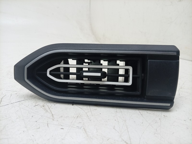 Recambio de aireador derecho para dacia sandero iii 1.0 tce 90 eco-g referencia OEM IAM  687600112R 
