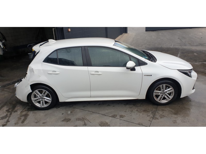 toyota corolla (e21) del año 2021