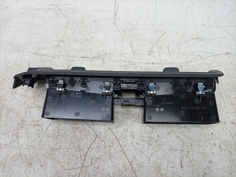 Recambio de aireador central para citroën e-c3 aircross electrico 113cv max referencia OEM IAM  98558768ZD 