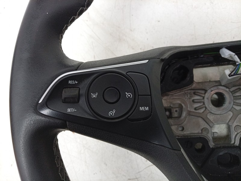 Recambio de volante para opel crossland x / crossland (p17, p2qo) 1.2 (75) referencia OEM IAM  YQ009626YX 